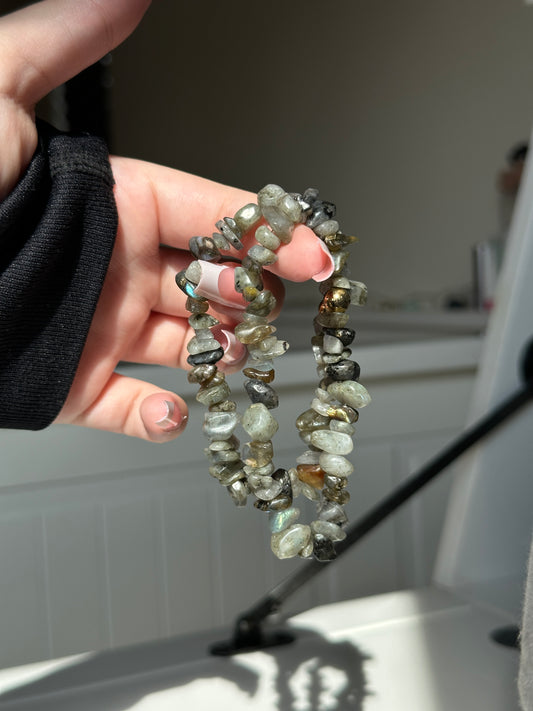 LABRADORITE CHIP BRACELET