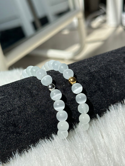 WHITE CAT'S EYE BRACELET